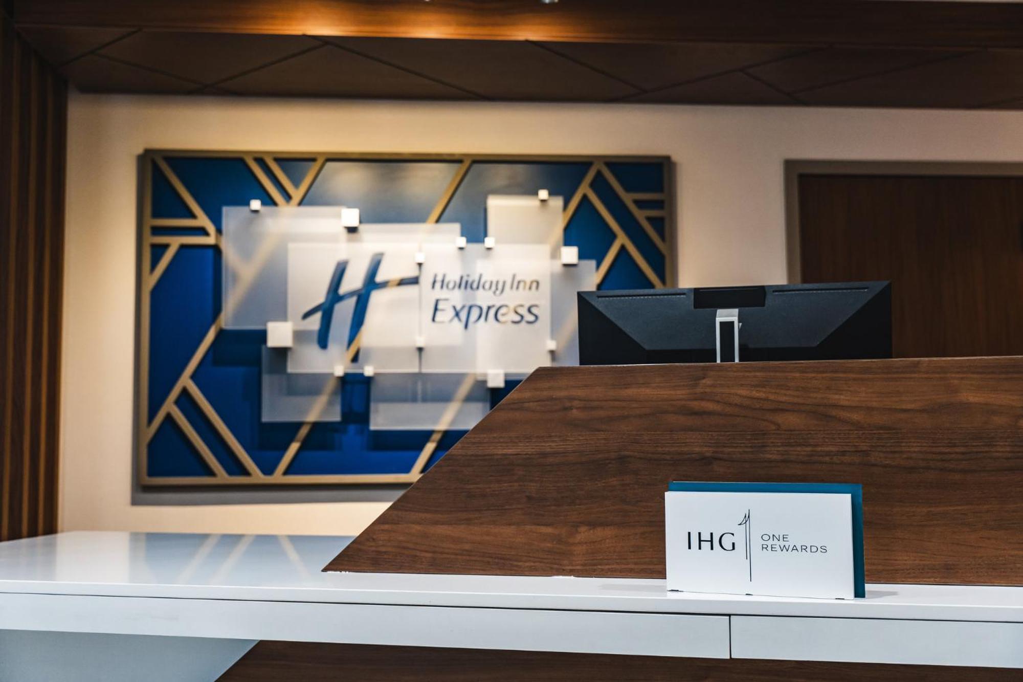 Holiday Inn Express Frazer - Malvern By Ihg Exterior foto